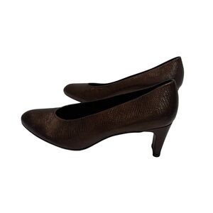 Stuart Weitzman snake skin leather heel shoes size 9.5 M